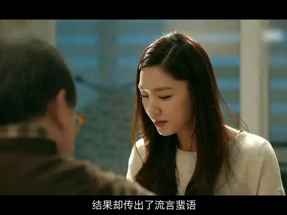 《公公和两个儿媳》超清资源！韩国伦理片天花板，1080P无删减版《公公和两个儿媳》在线看，家庭秘密太震撼！