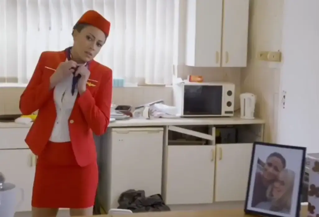 《法国空姐2017》《法国空姐2017》高清资源哪里找？《法国空姐》未删减完整版如何免费观看？《法国空姐2017》