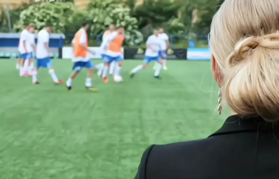 《足球队的女老板们》超清资源！法国喜剧《足球队的女老板们》无删减版，看女老板如何掌控绿茵场！