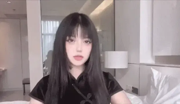 《御梦子》超清1080P无删减版《御梦子》全集免费在线观看，夸克网盘下载资源，温暖治愈系生活影像