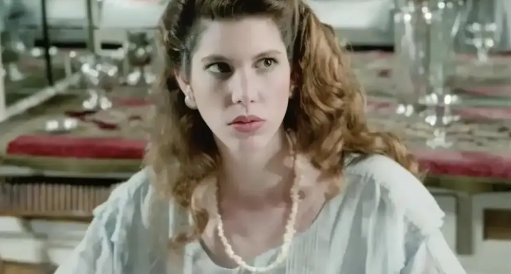 《美丽小蜜桃3》1080P超清未删减版：意大利恐怖电影最内省的情感故事，沉浸式体验《美丽小蜜桃3》高清资源