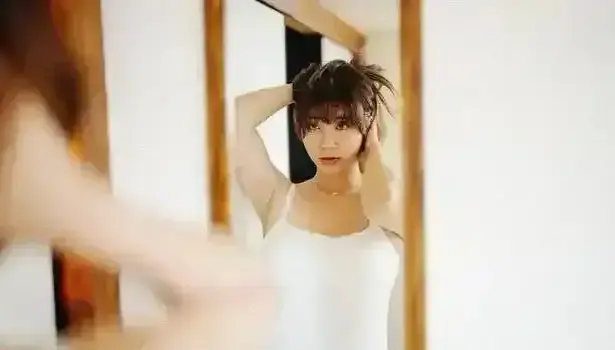 《网络红人吴梦梦》第二季全集免费在线观看-《网络红人吴梦梦》高清无删减版百度网盘资源下载-1080P超清画质完整版
